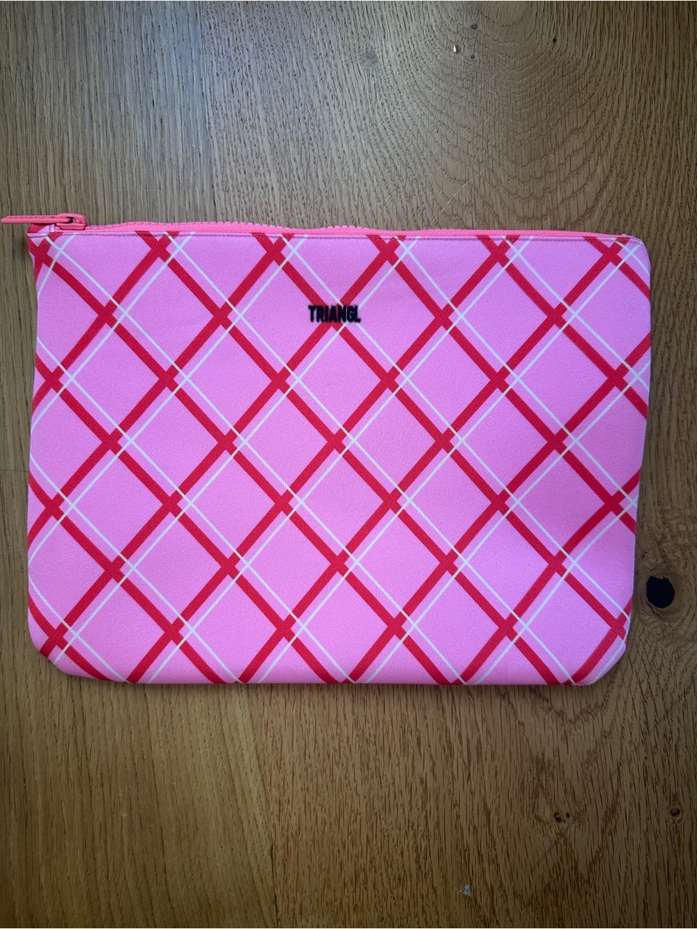 TRIANGL NEOPRENE ZIP POUCH